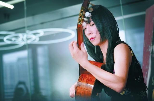 “古典吉他”是什么？杨雪霏用西洋乐器“素描”中国文化